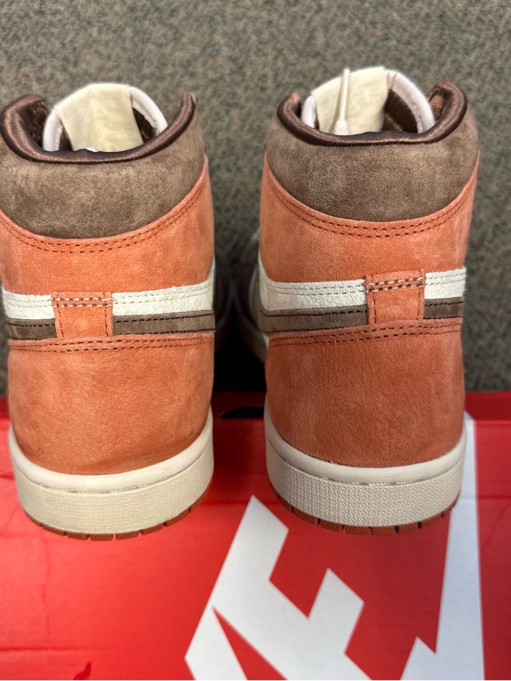 Jordan 1 Retro High OG SP Dusted Clay in Brown, Orange & White - Picture 4 of 6